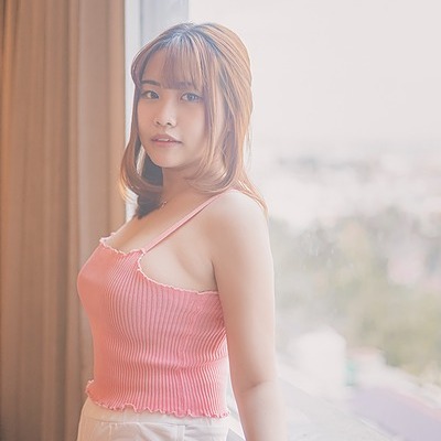 <span class="title-1-review">Jennifer</span> <span class="title-2-review"></span>